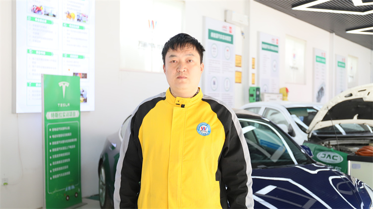劉望：轉行學習新能源汽車技術，開啟創(chuàng)業(yè)新征程
