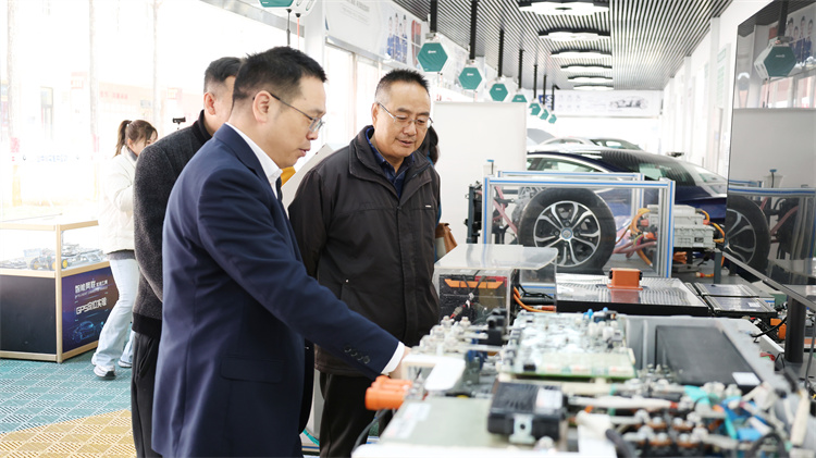什么是新能源三電系統(tǒng)，新能源汽車維修及充電樁運維主要學(xué)些什么？
