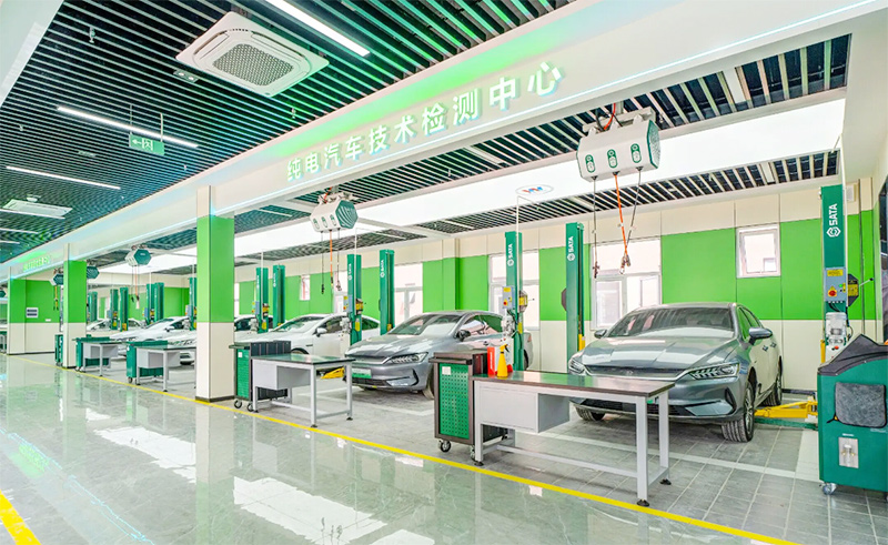西安學(xué)汽修，汽車維修專業(yè)前景怎么樣？學(xué)汽修哪個學(xué)校好？