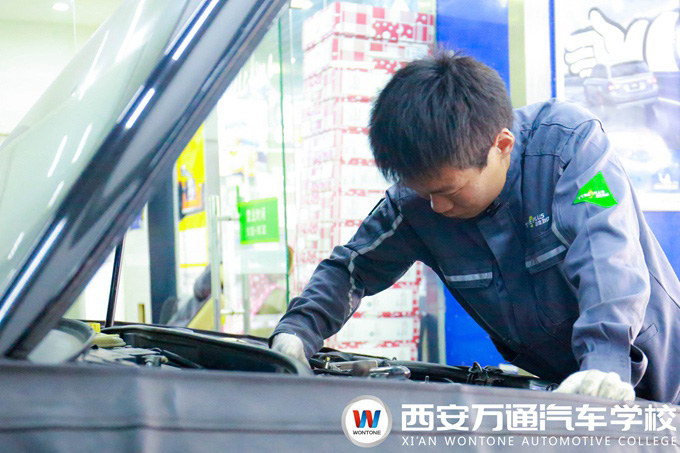 西安萬(wàn)通汽車學(xué)校特訓(xùn)班學(xué)子赴企業(yè)進(jìn)行考核
