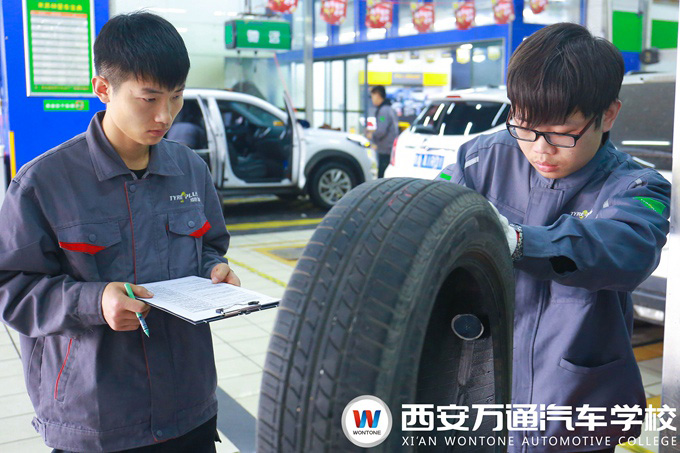 西安萬(wàn)通汽車學(xué)校特訓(xùn)班學(xué)子赴企業(yè)進(jìn)行考核