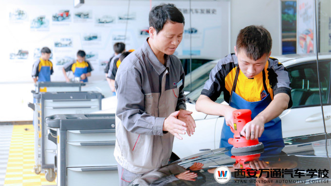 西安萬通汽車學(xué)校授課老師