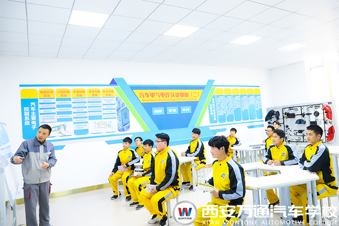 為何要來(lái)西安萬(wàn)通學(xué)汽修，傳統(tǒng)汽修與現(xiàn)代汽修區(qū)別在哪？