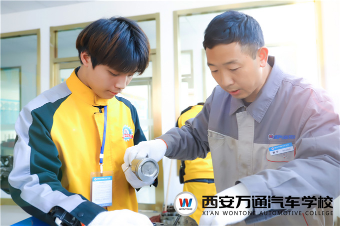 停車(chē)后，風(fēng)扇持續(xù)運(yùn)轉(zhuǎn)是正常的嗎？