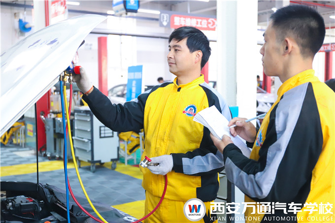 打工待業(yè)生活難，學個汽修技術怎么樣？