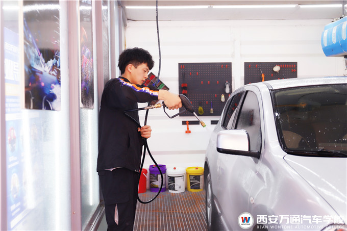企業(yè)階段達標考核，西安萬通學子從容應對
