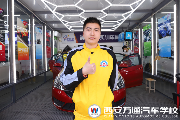 追夢(mèng)新生：昔日攝影師逆襲來(lái)萬(wàn)通學(xué)汽車美容