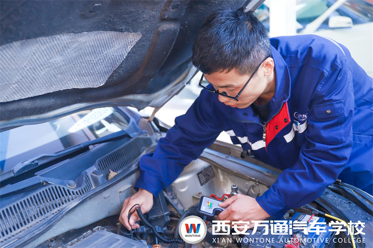 2022年轉(zhuǎn)行學(xué)二手車(chē)鑒定與評(píng)估有前景嗎？