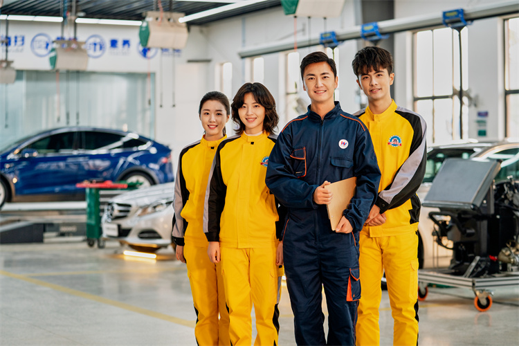 報(bào)讀汽車(chē)類(lèi)專(zhuān)業(yè)，未來(lái)的就業(yè)你可以選擇這些！