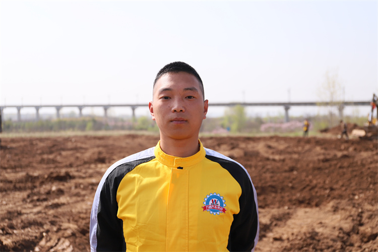 戎裝換校服，人生一樣精彩——周世豪